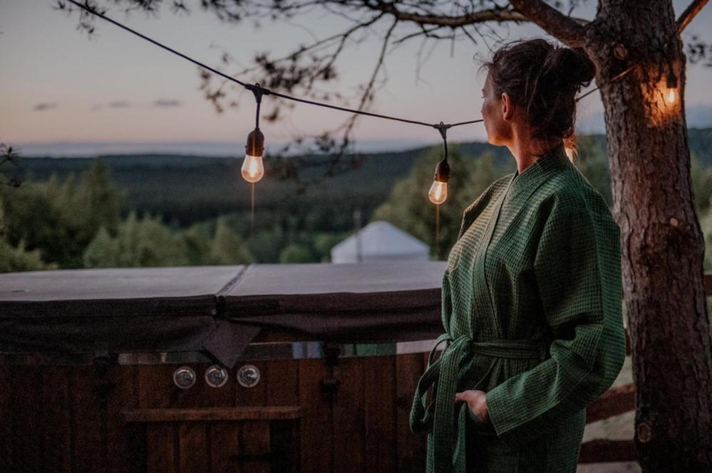 Jurty Z Widokiem, Prywatna Balia- Dzikolas Glamping Krasnobrod Exterior photo
