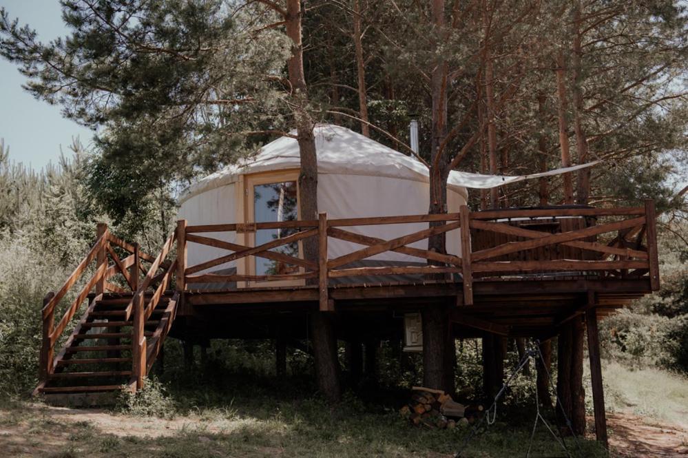 Jurty Z Widokiem, Prywatna Balia- Dzikolas Glamping Krasnobrod Exterior photo